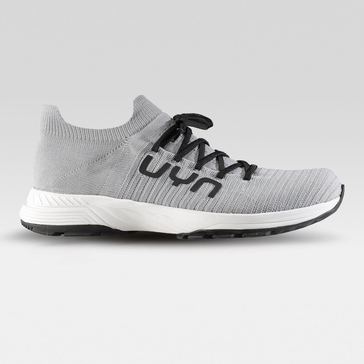 UYN WOMAN LACES TREK SHOES
